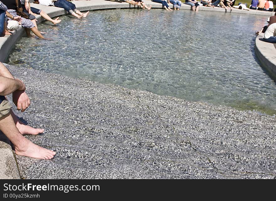 People refreshing at Diana memorial.