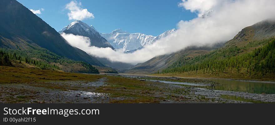 Panorama akkem lakes and mountains the Beluha