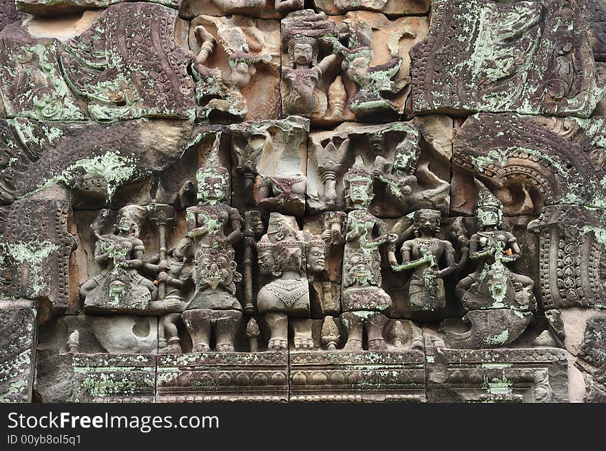 In Cambodia, in Angkor the hindu temple of Banteay Samre was built by Suryavarman II and Yasovarman II in the 12th century. Here a detail of a carved pidement. In Cambodia, in Angkor the hindu temple of Banteay Samre was built by Suryavarman II and Yasovarman II in the 12th century. Here a detail of a carved pidement