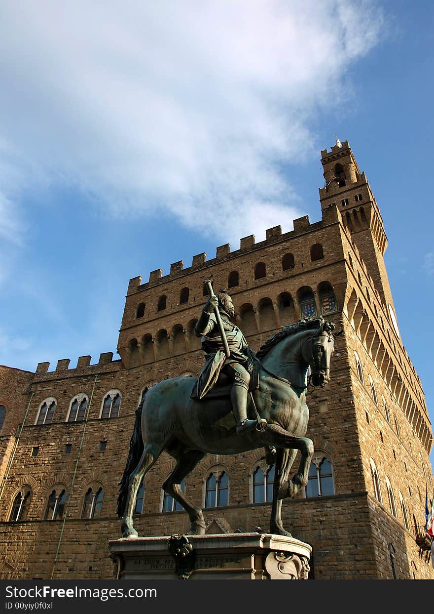 Palazzo vecchio and Cosimo Dei Medici in Florence