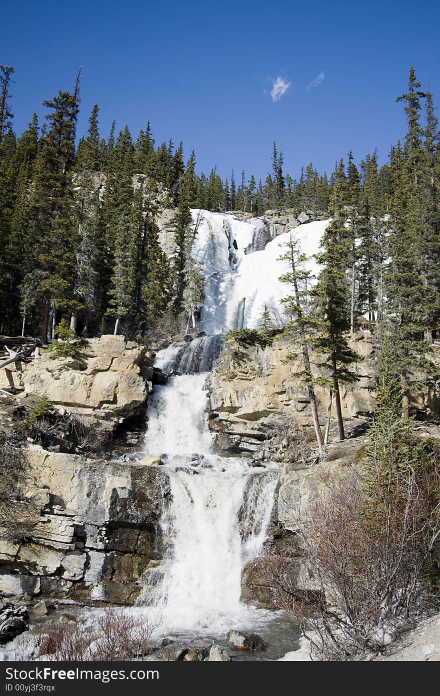 Late spring. The valleys are turning green, but it's still very white up in the mountains. Late spring. The valleys are turning green, but it's still very white up in the mountains.