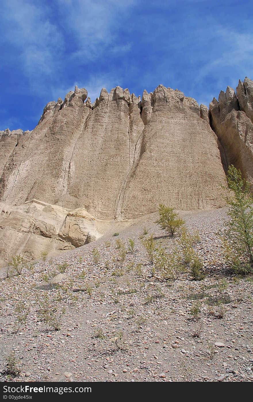 Roadside sandy cliff near city Cranbrook, british columbia, canada