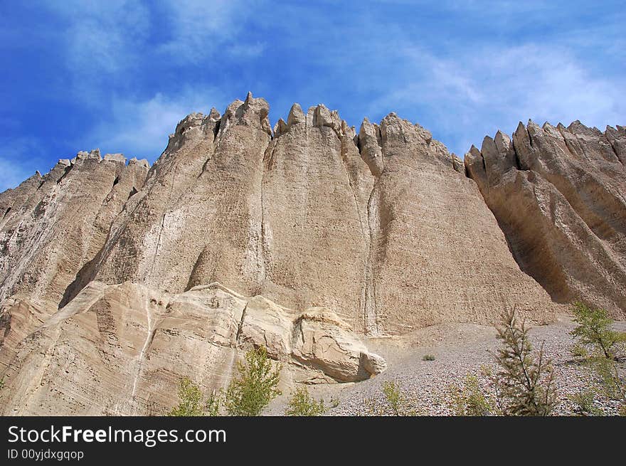 Roadside sandy cliff near city Cranbrook, british columbia, canada