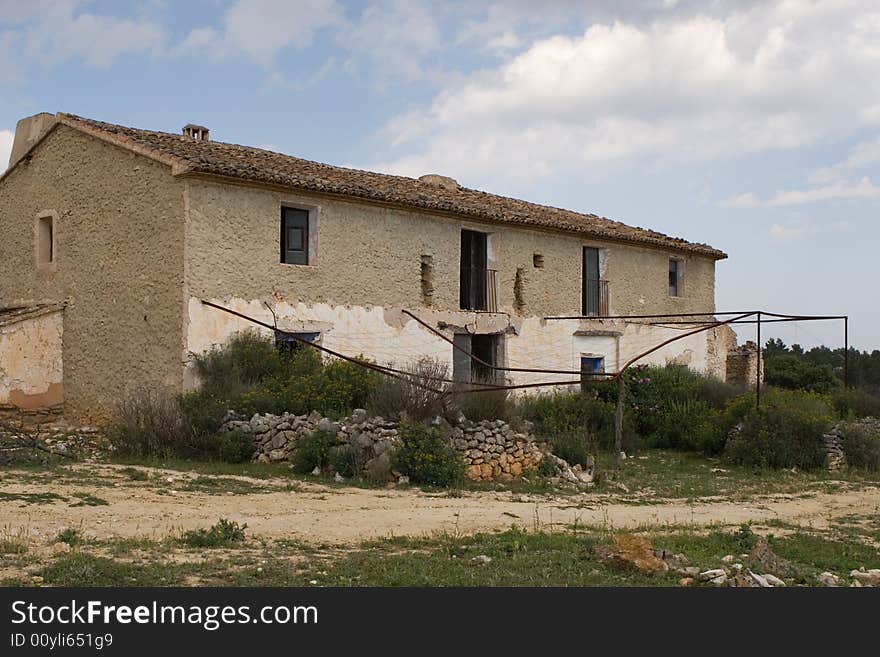 Abandoned farmhouse in the field of spain