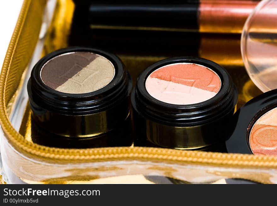 Beautician and bronze set for make-up