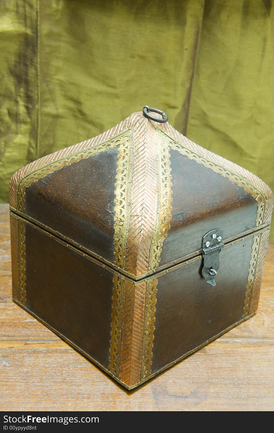 Renovated antique jewelery box