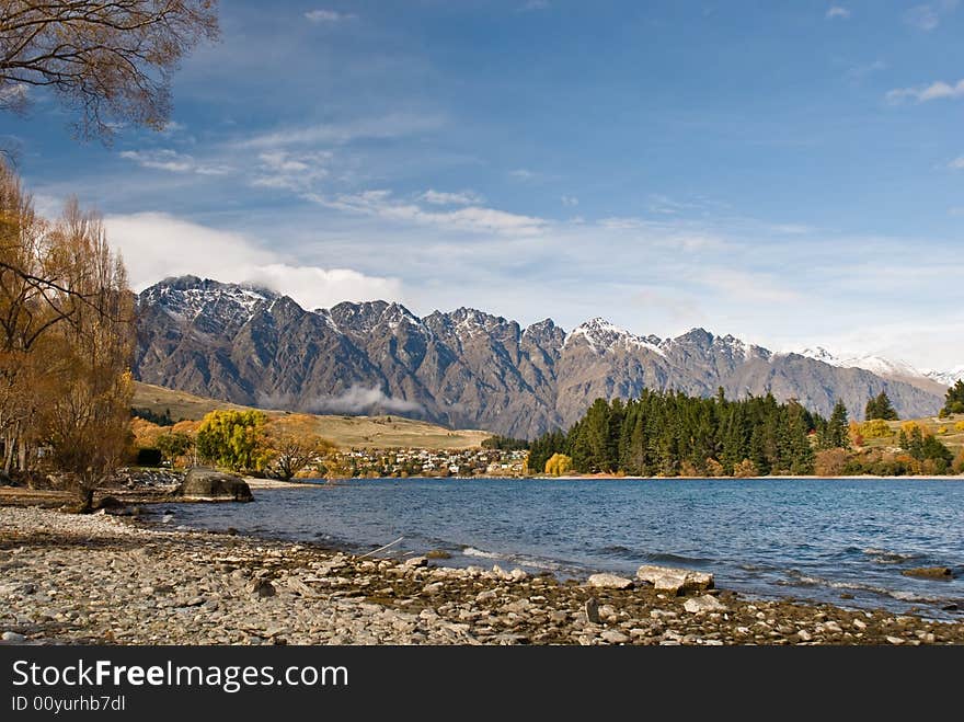 Autumn colors at Lake Wakatipu