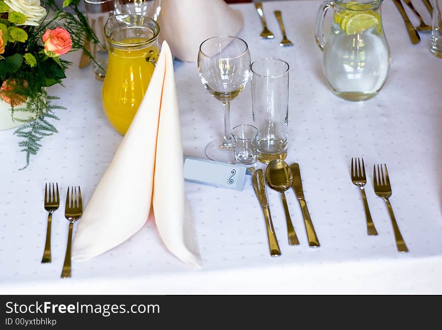 Elegance table in restaurant with dishes