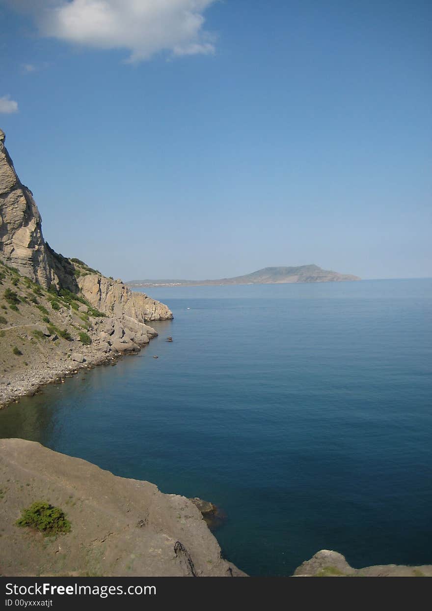 View of Mountains and the sea