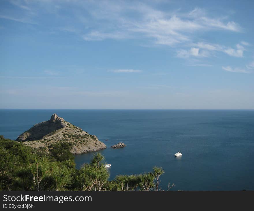 View of Mountains and the sea