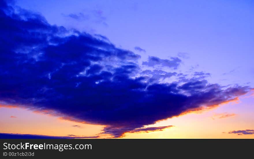 Cloud form on the sunset of flying day is surprising and unique. Cloud form on the sunset of flying day is surprising and unique.