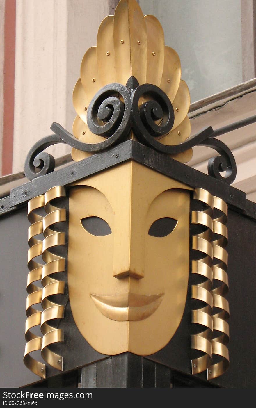 A conventionalized mask