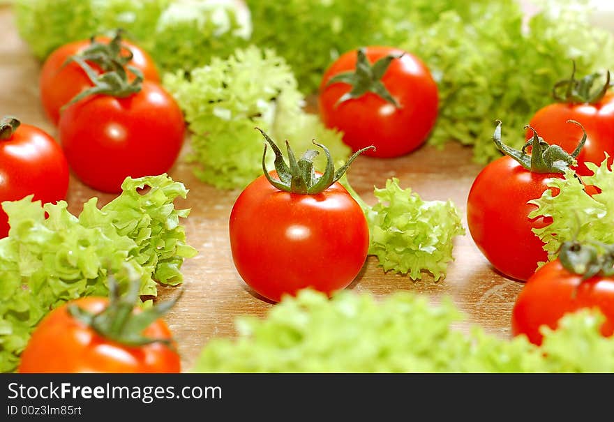 Fresh salad with tomatoes