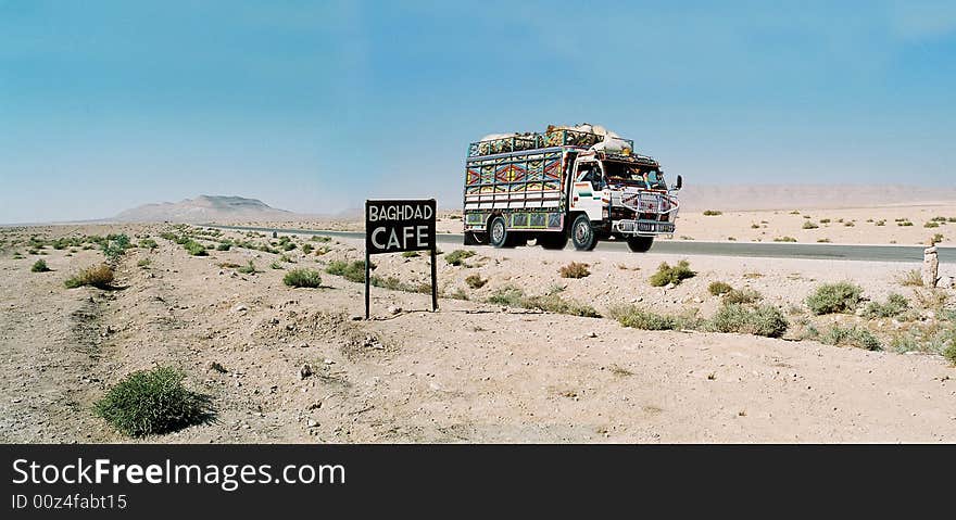 Sur la route de bagdad,camion,tuning,syrie,desert,irak,voyage,tourisme