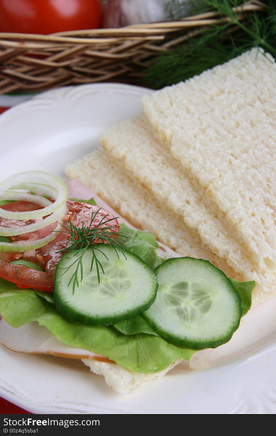 Bread with onions slices and cucumber