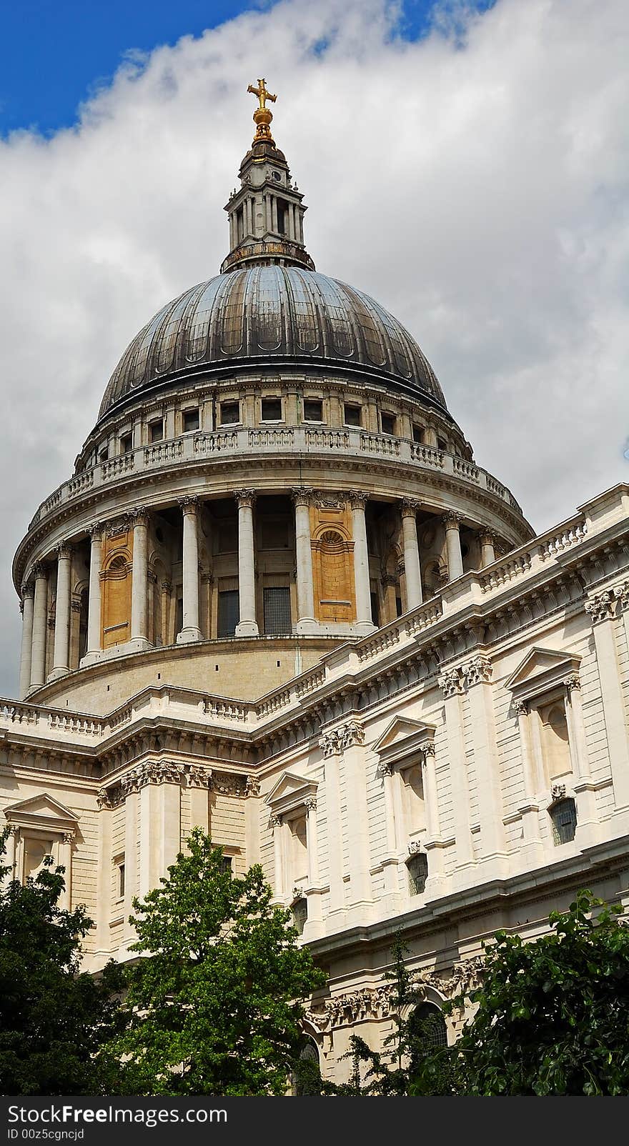 View of St Paul Cathedral with a cloudy sky background