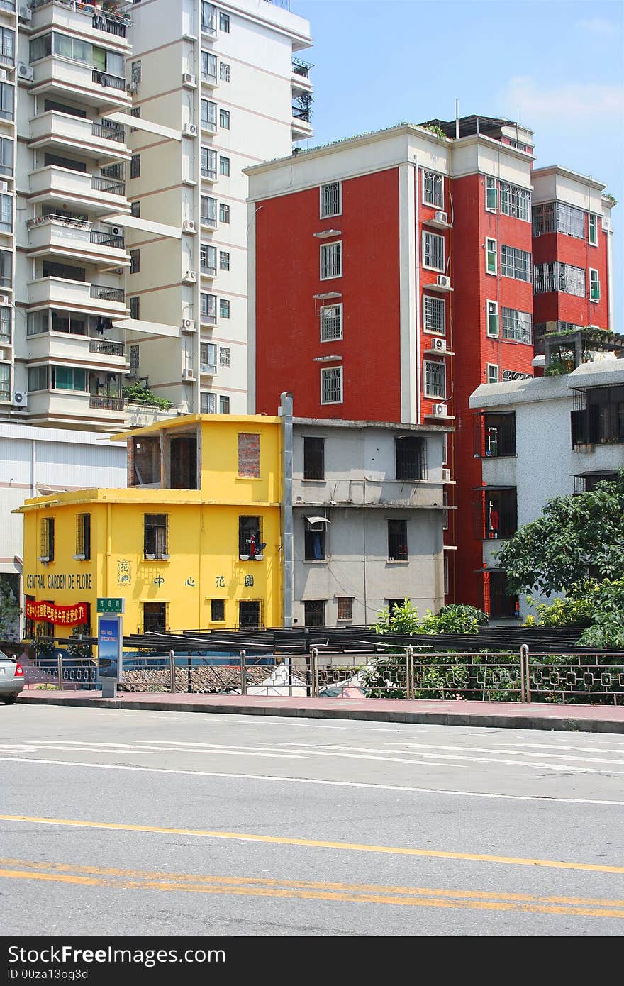 2 buildings lies closed to each other