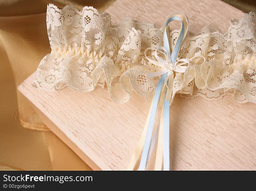 Cream Garter