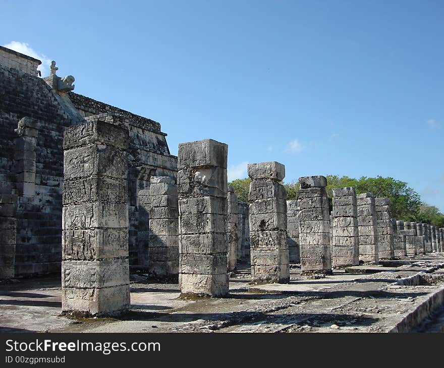 A look of the so called thousand columns structure which actually are a set of buildings that used to be a plaza, a market and other tings. These columns used to be covered with palm leafs back in the Mayan times. A look of the so called thousand columns structure which actually are a set of buildings that used to be a plaza, a market and other tings. These columns used to be covered with palm leafs back in the Mayan times.