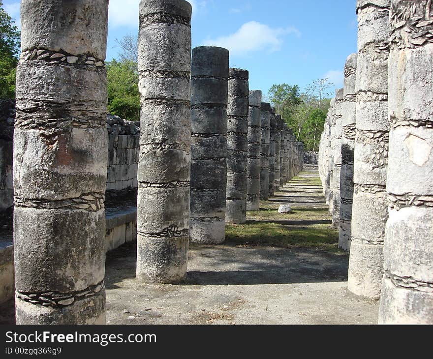 A look of the so called thousand columns structure which actually are a set of buildings that used to be a plaza, a market and other things. These columns used to be covered with palm leafs back in the Mayan times. A look of the so called thousand columns structure which actually are a set of buildings that used to be a plaza, a market and other things. These columns used to be covered with palm leafs back in the Mayan times