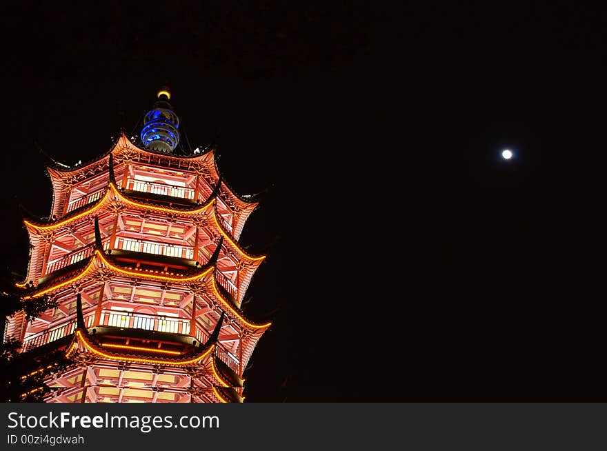 Pagodas and the moon is sou beautiful