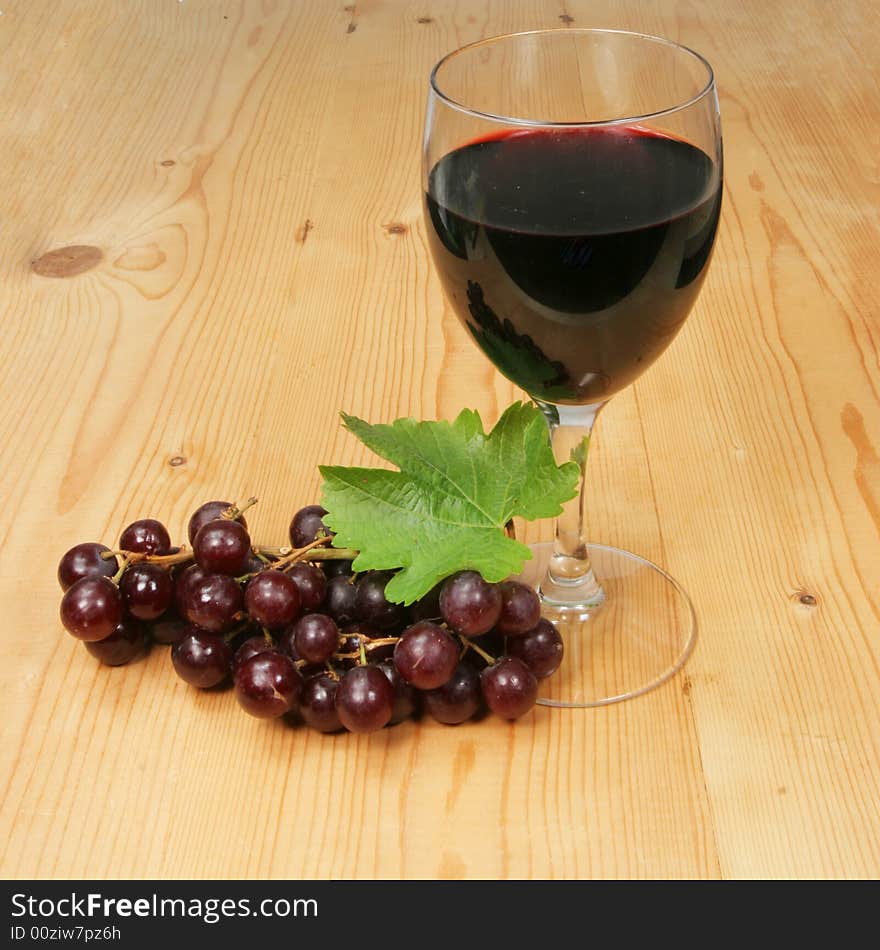 Redwine And Grapes