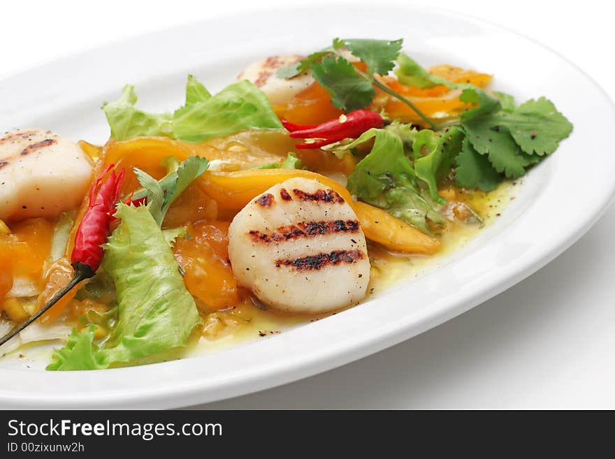 Vegetables and scallops salad