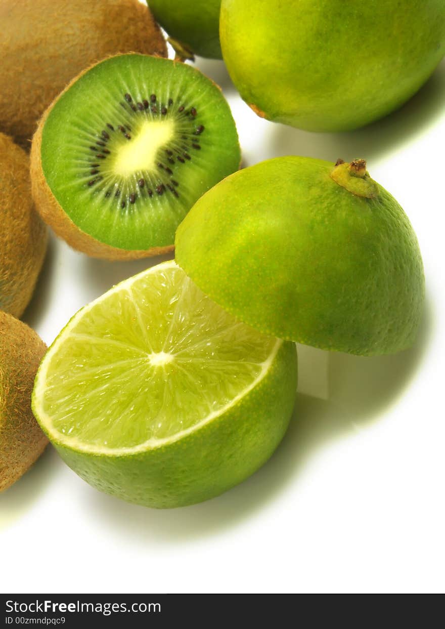 Ripe kiwis and limes