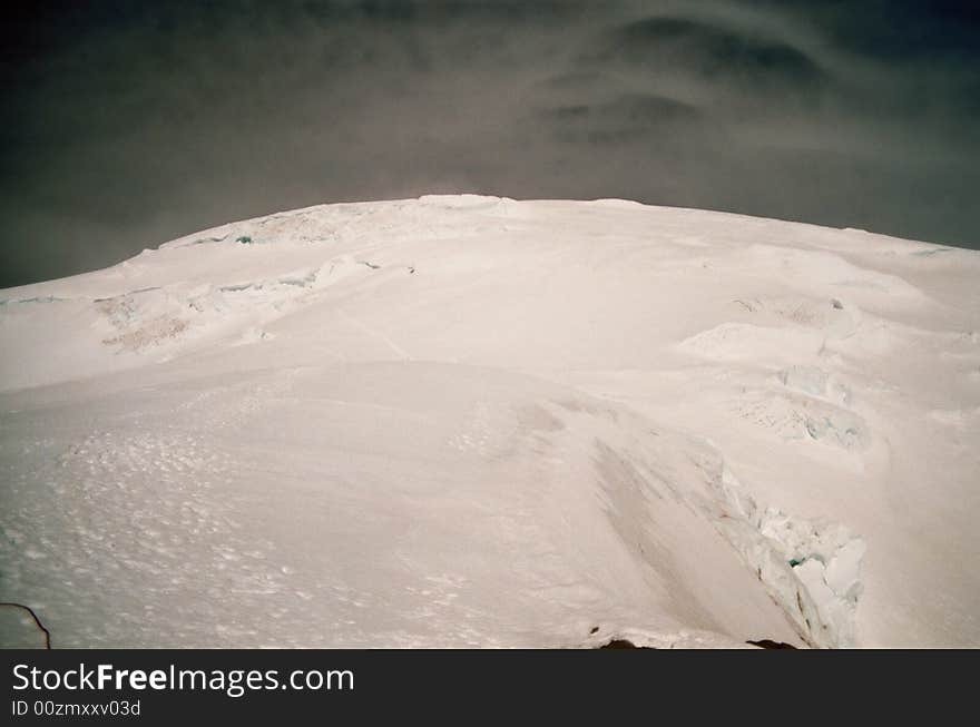 The summit cap of Mount Rainierr