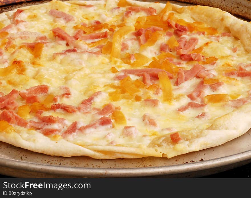 Caramelized Onion And Ham Pizza