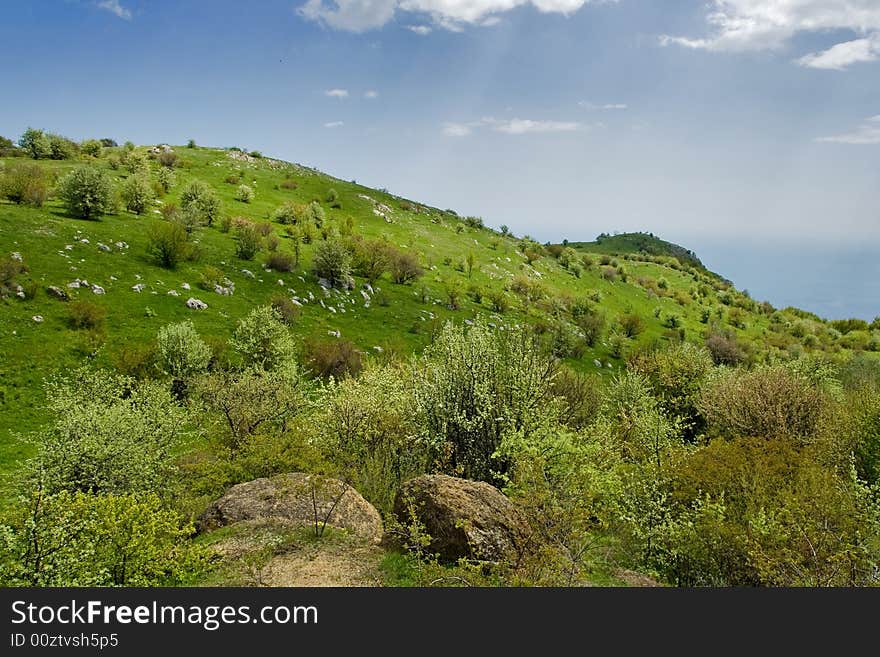 Travelling across mountain Crimea
Mountain Dimerdzhi. Travelling across mountain Crimea
Mountain Dimerdzhi