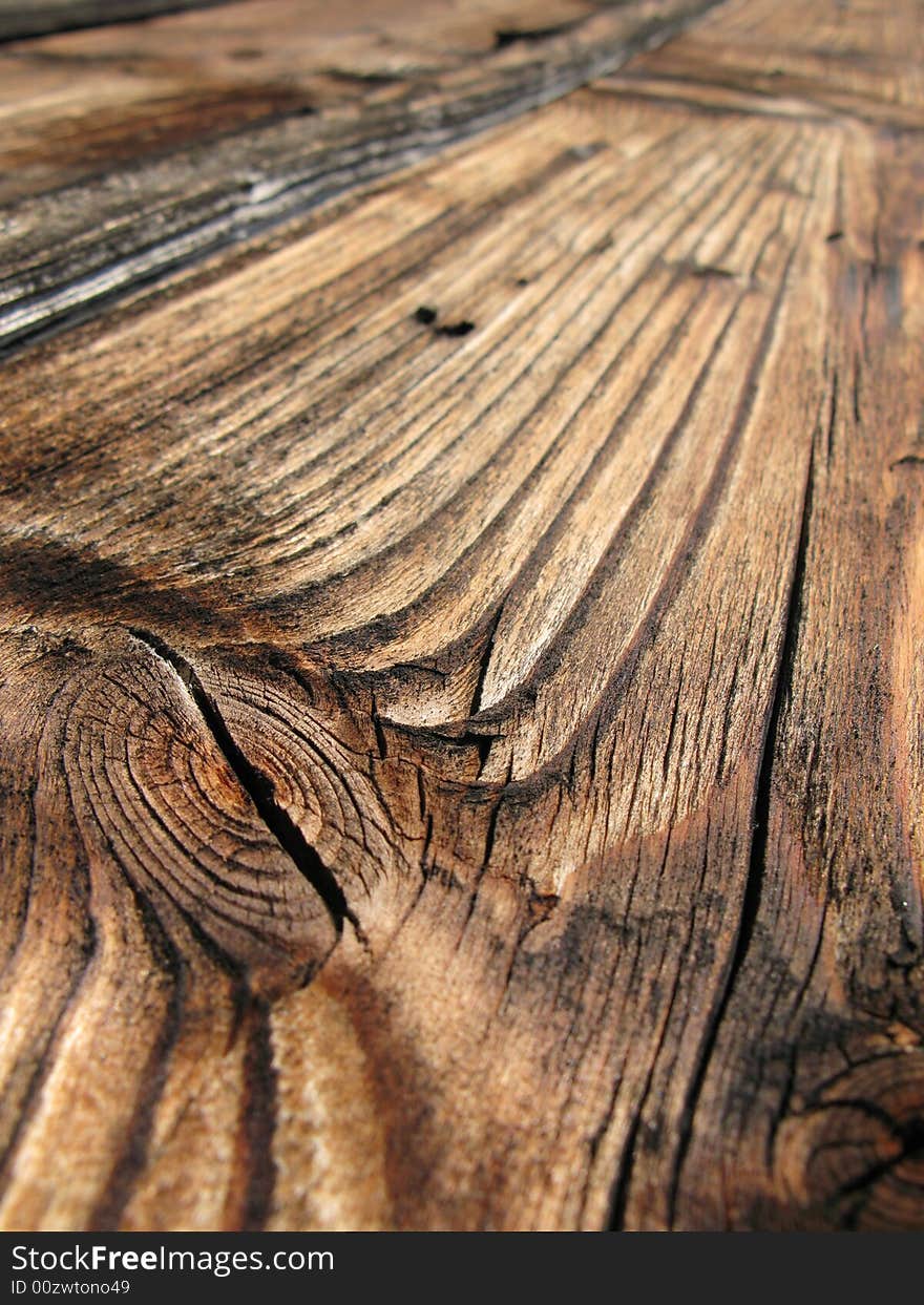 Tarred wood