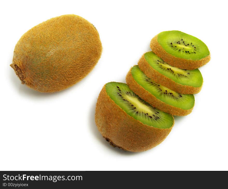 Sliced and unsliced kiwi from above