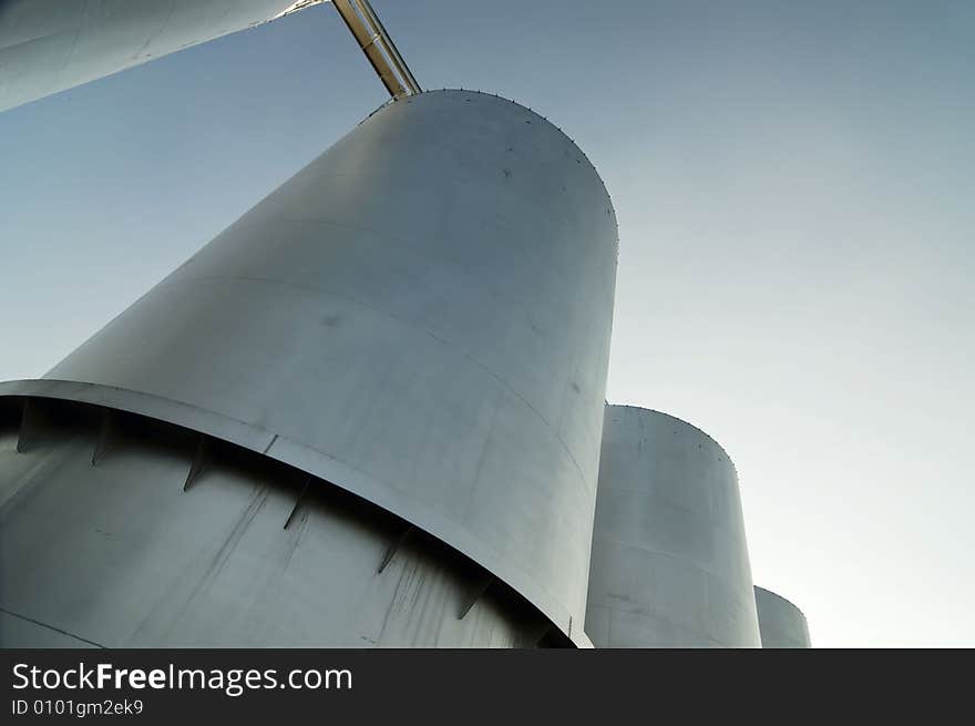 Stelel and chrome large industrial grain silos