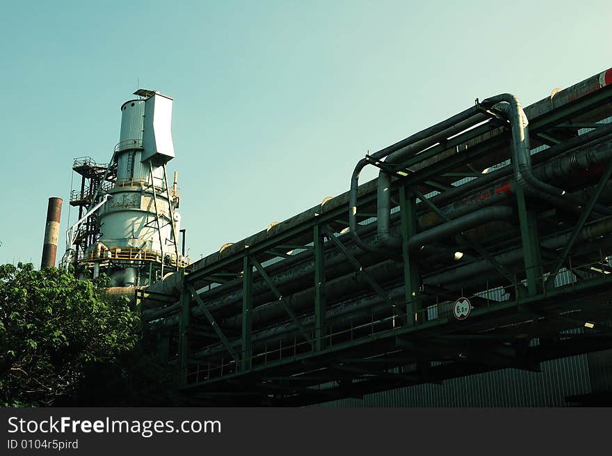 Beijing Steel Plant is located in in the Beijing west Shi Jing Shan District , the entire factory resembles one iron and steel city