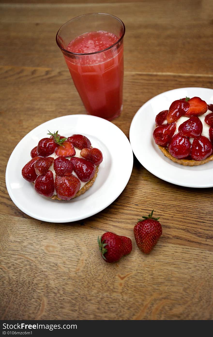 Strawberry dessert with strawberry juice