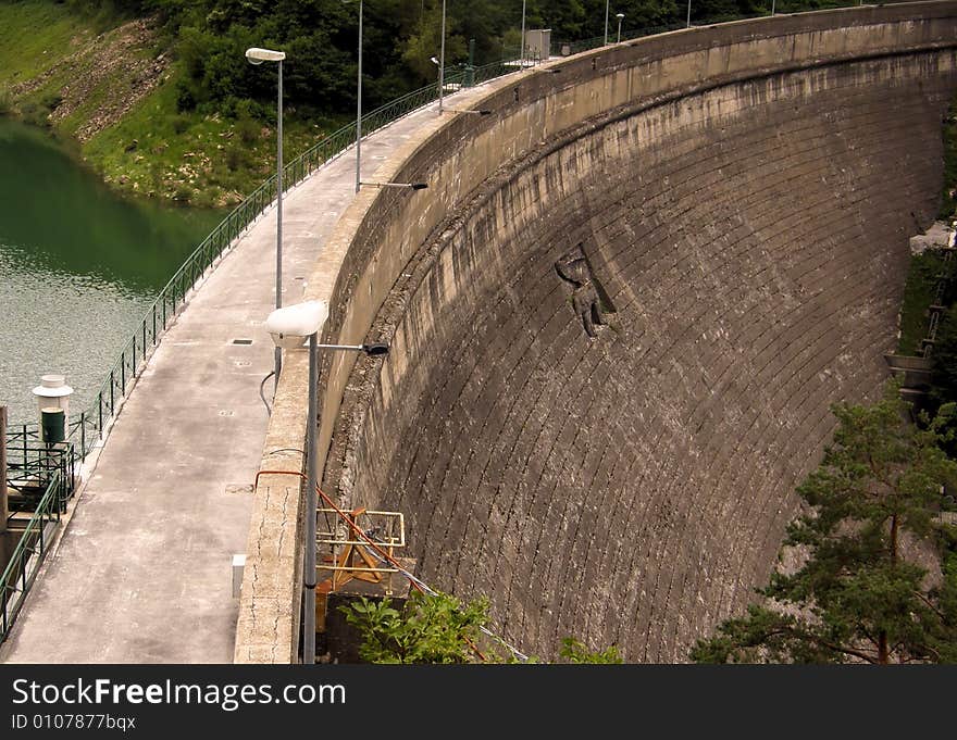 The dam and the lake