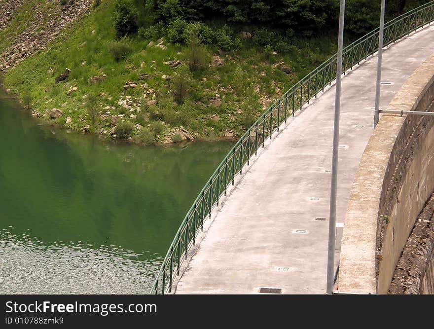 The dam and the lake