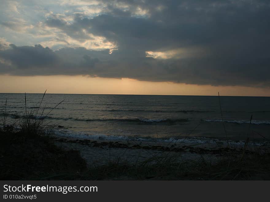 Clear Horizon Of The Sea