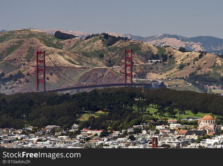 A shot of the Golden Gate Bridge taken from the top of the Twin Peaks