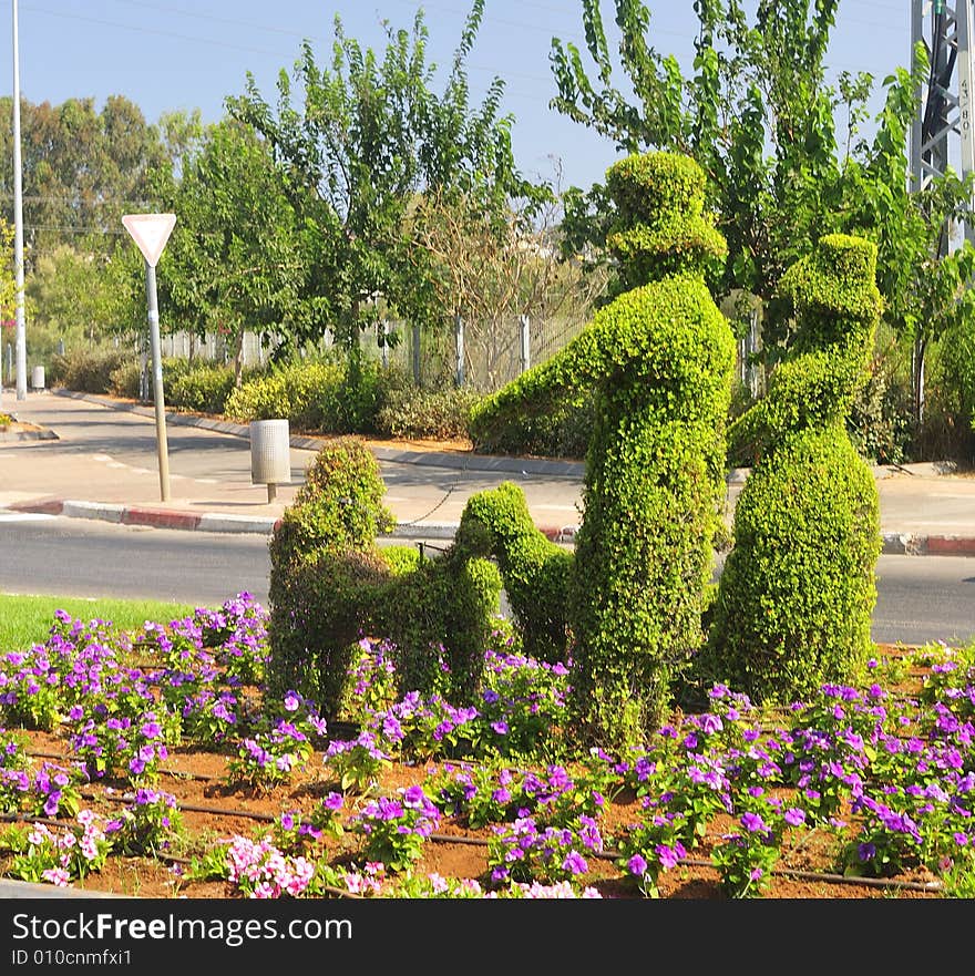 Decorative Figures of the people and dogs of plants and flowerses