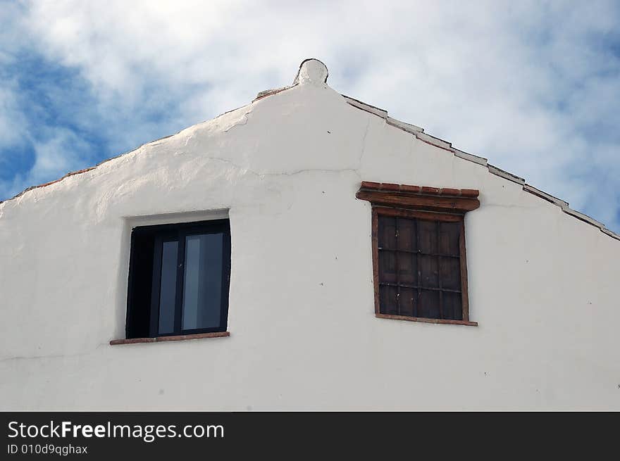 Dettale the top of a village house