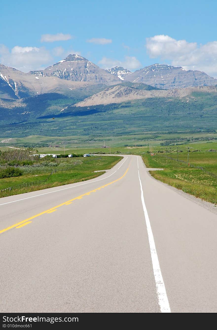 The 8-km scenic drive to the entrance of waterton lake national park, alberta, canada