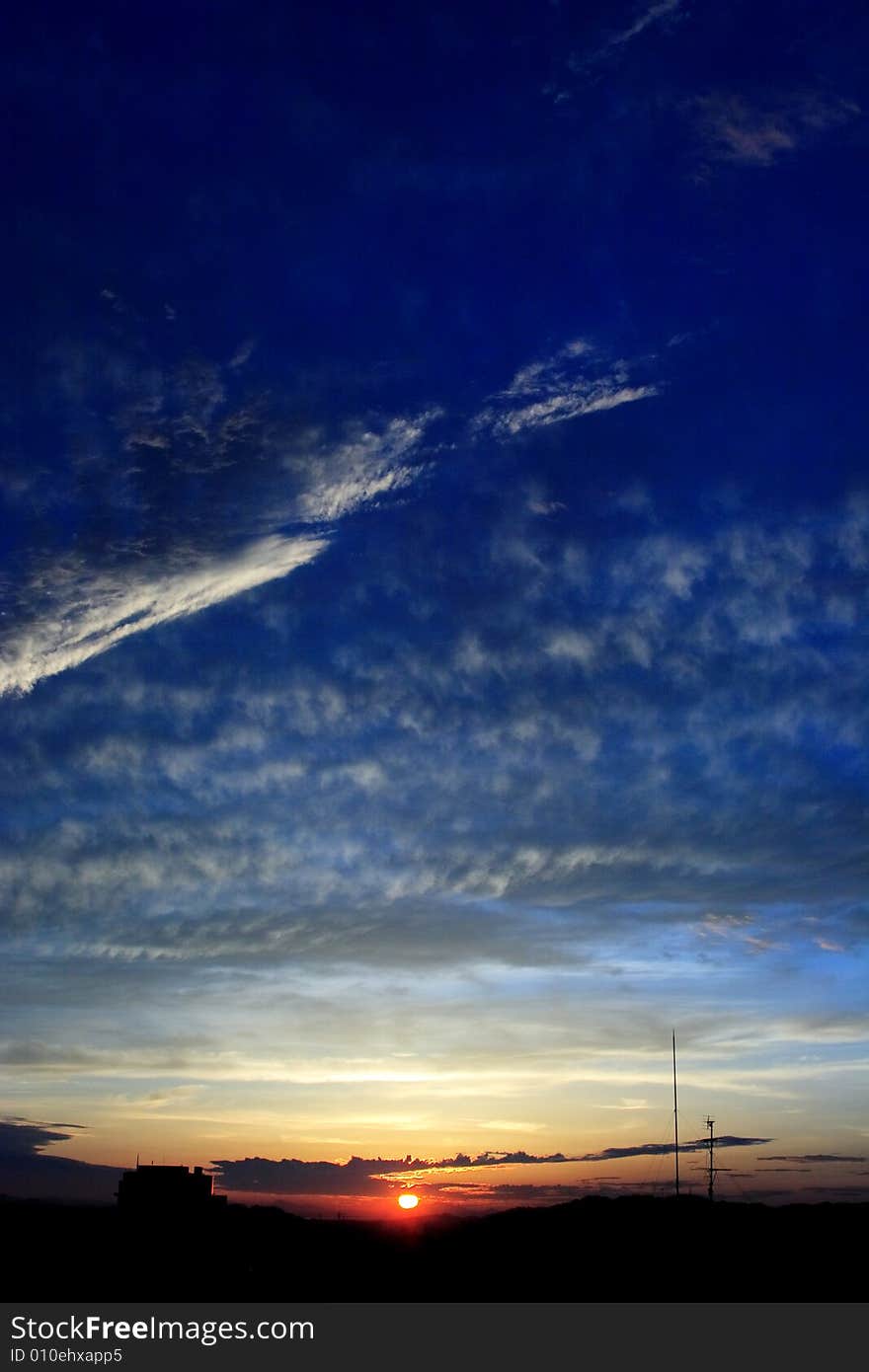 The weather of that day is very clear. The transparency of air is perfect. This photo is taken at my balcony. The weather of that day is very clear. The transparency of air is perfect. This photo is taken at my balcony.