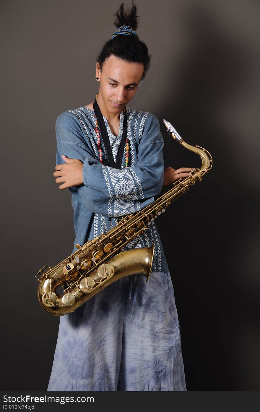 Teen saxo player