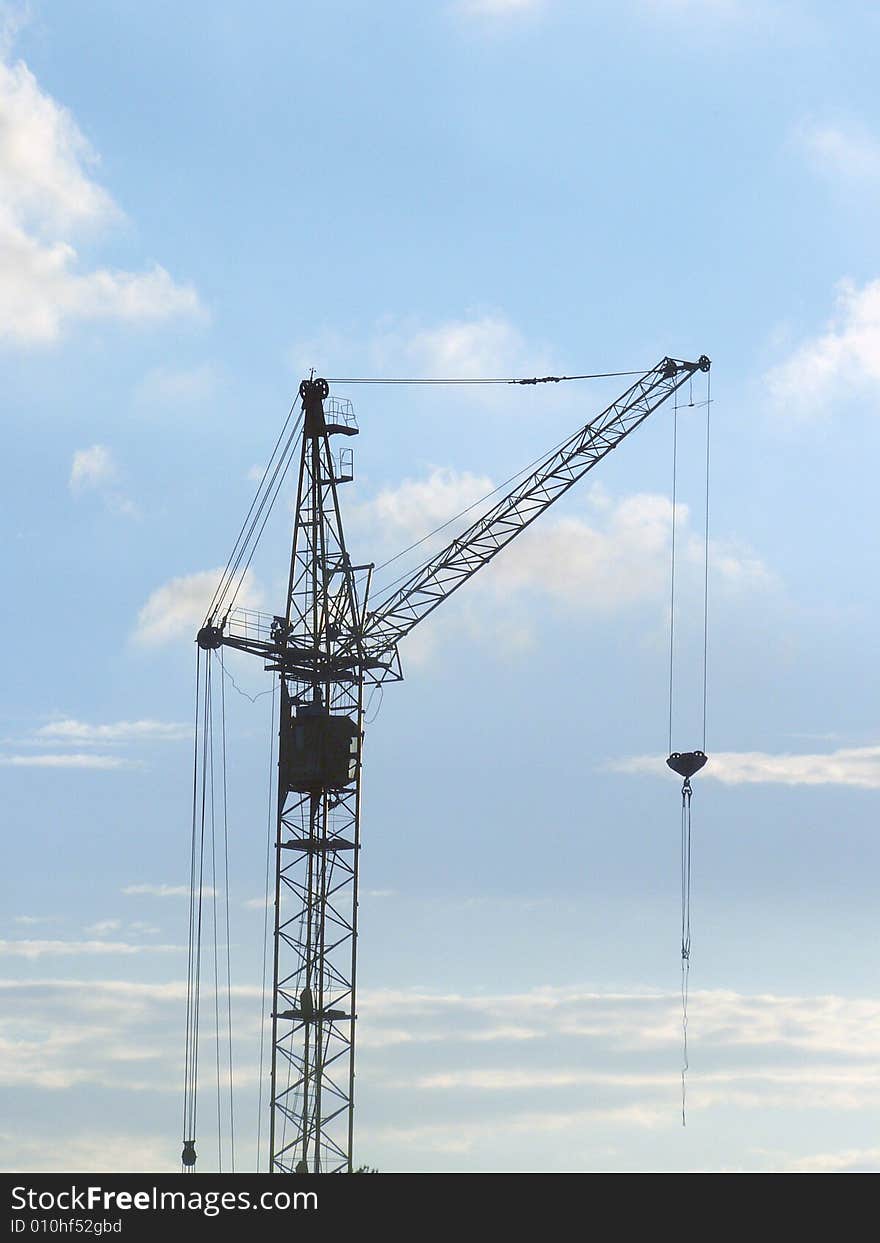 Elevating crane