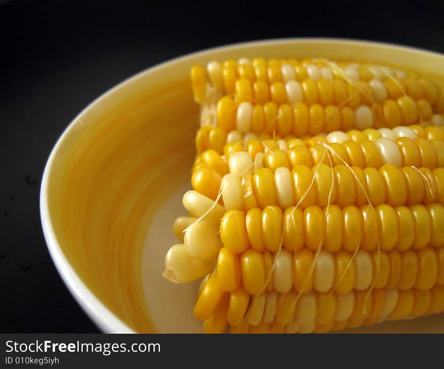 Close up view for sweet corns in a bowl