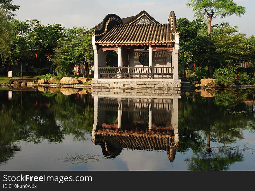 The pavilion by the garden pond