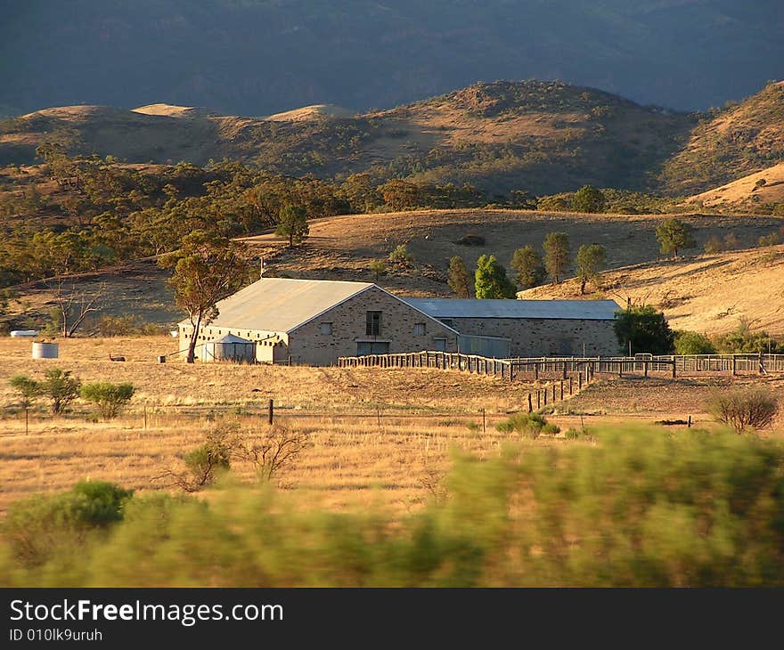 Arkaba Woolshed - abandoned woolshed turned into a hotel