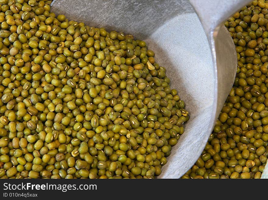 Green pea in the market